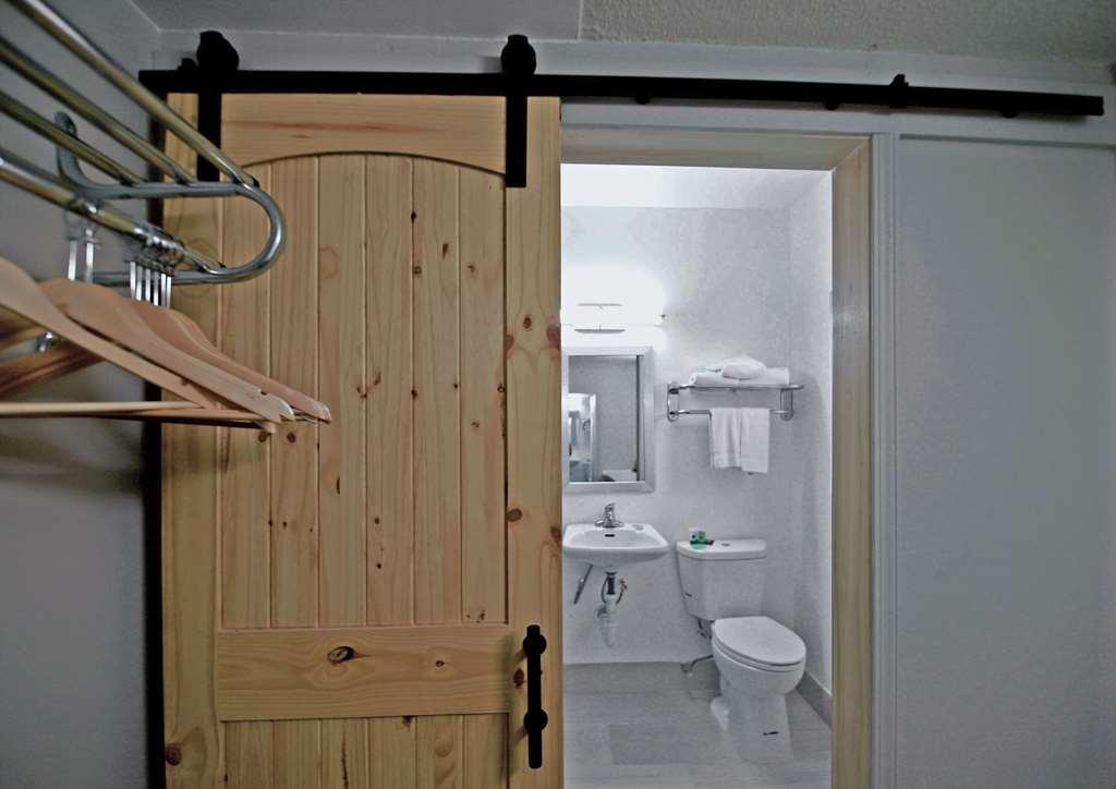 El Sendero Inn, Ascend Hotel Collection سانتا فيه الغرفة الصورة